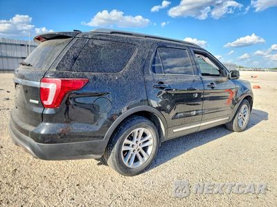 Trzecie zdjęcie samochodu z tyłu: 2017 FORD EXPLORER XLT VIN:1FM5K7DH3HGD53579 - miniatura