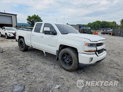 Czwarte zdjęcie samochodu z boku: 2017 CHEVROLET SILVERADO K1500 LT VIN:1GCVKREC2HZ138878 - miniatura