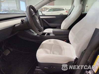 Zdjęcie 7 z 13 samochodu: 2023 TESLA MODEL Y VIN:7SAYGAEE3PF840670 - miniatura