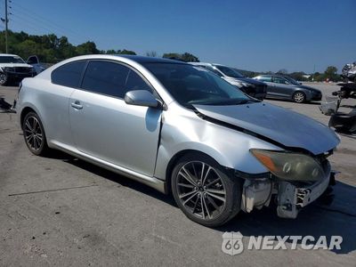 Czwarte zdjęcie samochodu z boku: 2008 SCION TC BASE VIN:JTKDE167780262664 - miniatura