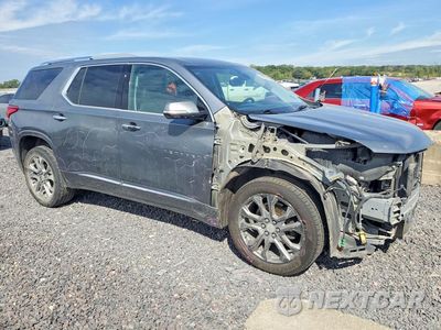 Czwarte zdjęcie samochodu z boku: 2018 CHEVROLET TRAVERSE PREMIER VIN:1GNERKKW8JJ125856 - miniatura