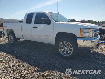 Czwarte zdjęcie samochodu z boku: 2013 CHEVROLET SILVERADO K1500 LT VIN:1GCRKSE7XDZ142733 - miniatura