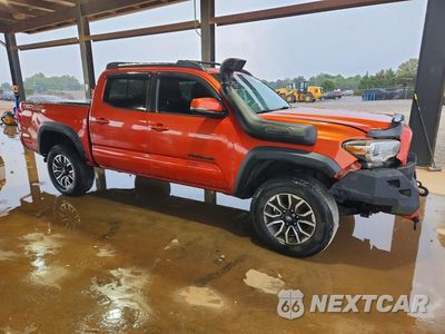 Czwarte zdjęcie samochodu z boku: 2017 TOYOTA TACOMA TRD OFF-ROAD VIN:3TMCZ5AN0HM090172 - miniatura