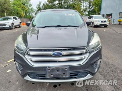 Piąte zdjęcie samochodu w środku: 2017 FORD ESCAPE SE VIN:1FMCU9GD2HUD66637 - miniatura