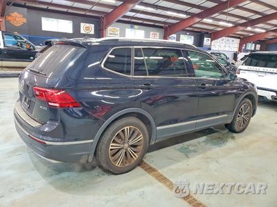 Trzecie zdjęcie samochodu z tyłu: 2019 VOLKSWAGEN TIGUAN SE VIN:3VV2B7AX9KM163741 - miniatura