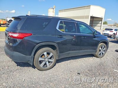 Trzecie zdjęcie samochodu z tyłu: 2020 CHEVROLET TRAVERSE LT VIN:1GNEVHKWXLJ233784 - miniatura
