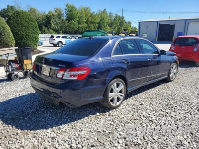 Trzecie zdjęcie samochodu z tyłu: 2010 MERCEDES-BENZ E 550 4MATIC VIN:WDDHF9AB5AA159958 - miniatura