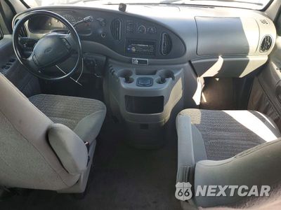 Zdjęcie 8 z 13 samochodu: 2001 FORD ECONOLINE E350 SUPER DUTY WAGON VIN:1FBSS31S01HB34776 - miniatura