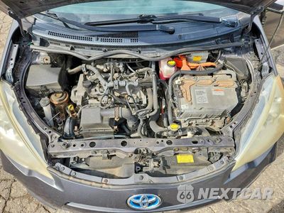 Zdjęcie 11 z 12 samochodu: 2013 TOYOTA PRIUS C TWO VIN:JTDKDTB3XD1540140 - miniatura