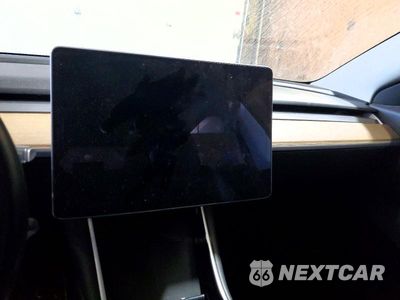 Zdjęcie 9 z 12 samochodu: 2018 TESLA MODEL 3 VIN:5YJ3E1EB6JF084603 - miniatura