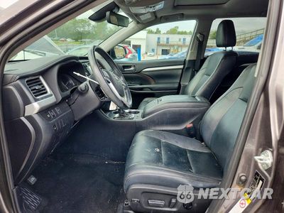 Zdjęcie 7 z 13 samochodu: 2019 TOYOTA HIGHLANDER XLE VIN:5TDJZRFHXKS567456 - miniatura