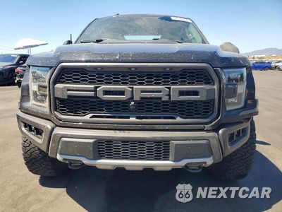Piąte zdjęcie samochodu w środku: 2017 FORD F150 RAPTOR VIN:1FTFW1RG7HFC90342 - miniatura