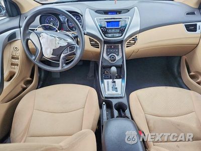 Zdjęcie 8 z 13 samochodu: 2013 HYUNDAI ELANTRA GLS VIN:5NPDH4AE9DH322771 - miniatura