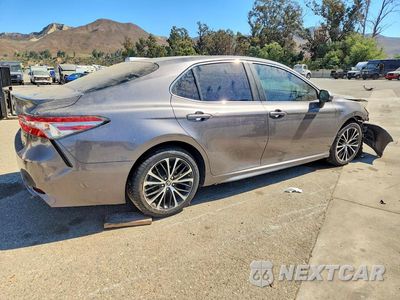 Trzecie zdjęcie samochodu z tyłu: 2018 TOYOTA CAMRY SE VIN:4T1B11HK2JU122897 - miniatura