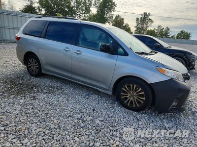 Czwarte zdjęcie samochodu z boku: 2019 TOYOTA SIENNA XLE 8-PASSENGER VIN:5TDYZ3DC4KS973624 - miniatura