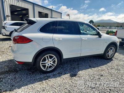 Trzecie zdjęcie samochodu z tyłu: 2014 PORSCHE CAYENNE VIN:WP1AF2A2XELA33123 - miniatura