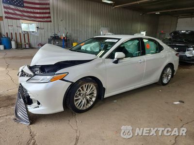 2018 TOYOTA CAMRY XLE 4T1B11HK4JU046406 - główne zdjęcie licytacji z USA - miniatura