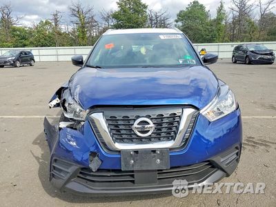 Piąte zdjęcie samochodu w środku: 2020 NISSAN KICKS SV VIN:3N1CP5CV3LL529532 - miniatura