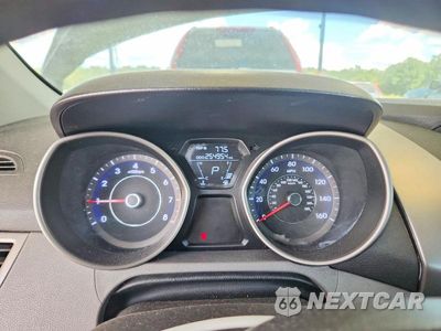 Zdjęcie 9 z 12 samochodu: 2013 HYUNDAI ELANTRA GLS VIN:5NPDH4AE2DH381208 - miniatura