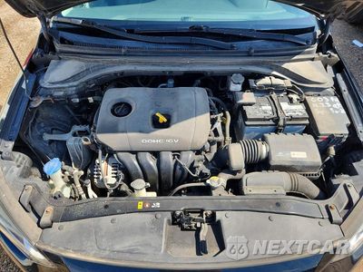 Zdjęcie 11 z 12 samochodu: 2017 HYUNDAI ELANTRA SE VIN:KMHD84LF7HU060553 - miniatura