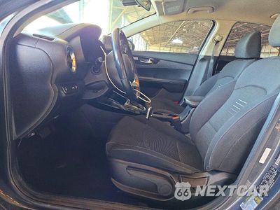 Zdjęcie 7 z 12 samochodu: 2019 KIA FORTE S VIN:3KPF34AD8KE069586 - miniatura