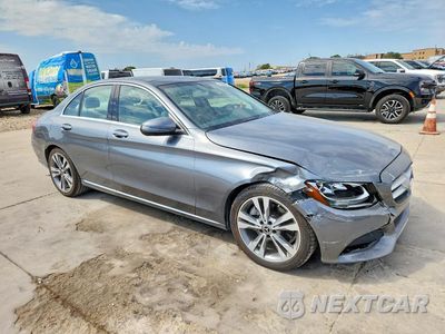 Czwarte zdjęcie samochodu z boku: 2017 MERCEDES-BENZ C 300 VIN:55SWF4JB9HU222838 - miniatura