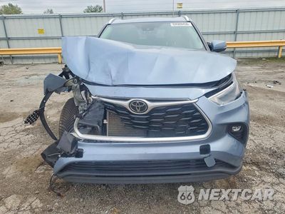 Piąte zdjęcie samochodu w środku: 2022 TOYOTA HIGHLANDER XLE VIN:5TDGZRBH3NS186973 - miniatura