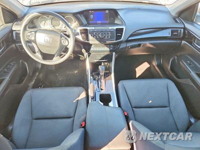 Zdjęcie 8 z 12 samochodu: 2017 HONDA ACCORD LX VIN:1HGCR2F36HA180883 - miniatura