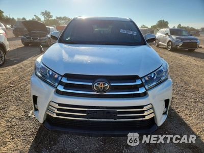 Piąte zdjęcie samochodu w środku: 2018 TOYOTA HIGHLANDER LIMITED PLATINUM VIN:5TDDZRFH8JS901558 - miniatura