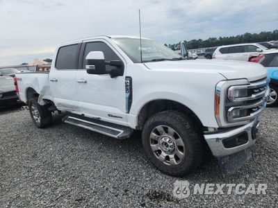 Czwarte zdjęcie samochodu z boku: 2023 FORD F250 SUPER DUTY VIN:1FT8W2BT1PEE19850 - miniatura