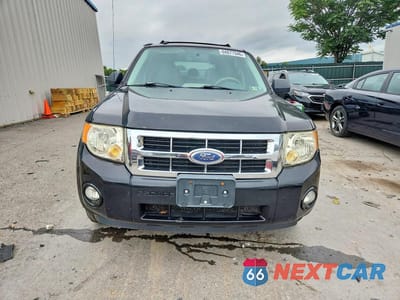 Piąte zdjęcie samochodu w środku: 2008 FORD ESCAPE XLT VIN:1FMCU031X8KA78173 - miniatura