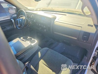 Zdjęcie 8 z 12 samochodu: 2008 CHEVROLET SILVERADO K1500 VIN:2GCEK19J681285532 - miniatura