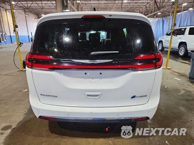 Zdjęcie 6 z 14 samochodu: 2025 CHRYSLER PACIFICA HYBRID SELECT VIN:2C4RC1S74SR575693 - miniatura