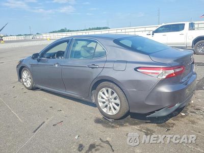 Drugie zdjęcie samochodu z przodu: 2018 TOYOTA CAMRY LE VIN:4T1B11HK4JU141399 - miniatura