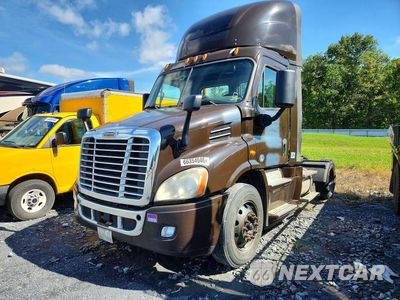 2017 FREIGHTLINER CASCADIA 113 SEMI TRUCK 1FUBGBDV0HLHH2540 - główne zdjęcie licytacji z USA - miniatura