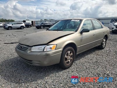 1999 TOYOTA CAMRY LE JT2BG22KXX0298283 - główne zdjęcie licytacji z USA - miniatura
