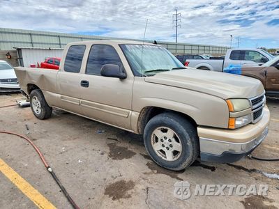 Czwarte zdjęcie samochodu z boku: 2006 CHEVROLET SILVERADO C1500 VIN:2GCEC19Z261267979 - miniatura