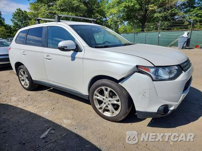 Czwarte zdjęcie samochodu z boku: 2014 MITSUBISHI OUTLANDER SE VIN:JA4AD3A30EZ014061 - miniatura