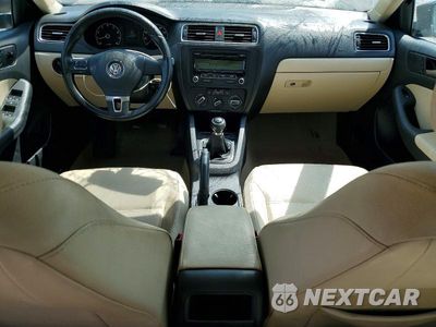 Zdjęcie 8 z 12 samochodu: 2011 VOLKSWAGEN JETTA SE VIN:3VWBX7AJ4BM375438 - miniatura