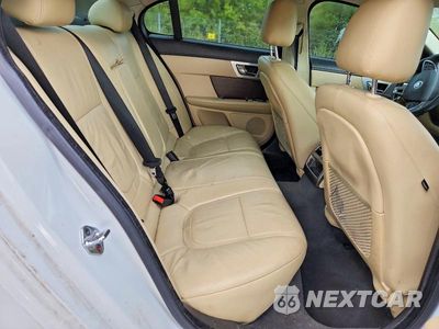 Zdjęcie 10 z 12 samochodu: 2013 JAGUAR XF VIN:SAJWJ0EF1D8S87443 - miniatura