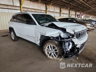 Czwarte zdjęcie samochodu z boku: 2025 JEEP GRAND CHEROKEE LAREDO VIN:1C4RJHAG2S8798679 - miniatura