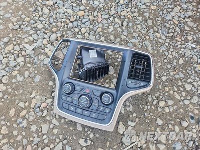 Zdjęcie 13 z 14 samochodu: 2014 JEEP GRAND CHEROKEE LIMITED VIN:1C4RJFBM2EC375546 - miniatura