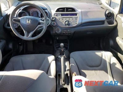 Zdjęcie 8 z 12 samochodu: 2010 HONDA FIT VIN:JHMGE8G20AS016385 - miniatura