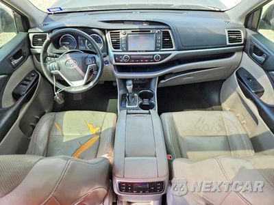 Zdjęcie 8 z 13 samochodu: 2017 TOYOTA HIGHLANDER HYBRID LIMITED PLATINUM VIN:5TDDGRFH1HS029823 - miniatura
