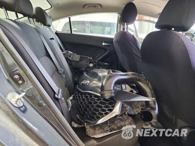 Zdjęcie 10 z 12 samochodu: 2016 KIA FORTE LX VIN:KNAFX4A60G5541530 - miniatura