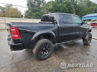Trzecie zdjęcie samochodu z tyłu: 2022 RAM 1500 LARAMIE VIN:1C6SRFJT9NN289911 - miniatura