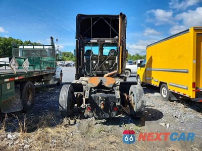 Zdjęcie 6 z 12 samochodu: 2017 FREIGHTLINER CASCADIA 113 SEMI TRUCK VIN:1FUBGBDV0HLHH2540 - miniatura