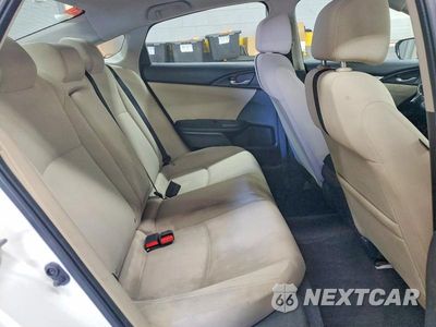 Zdjęcie 10 z 12 samochodu: 2016 HONDA CIVIC EX VIN:19XFC2F74GE245256 - miniatura