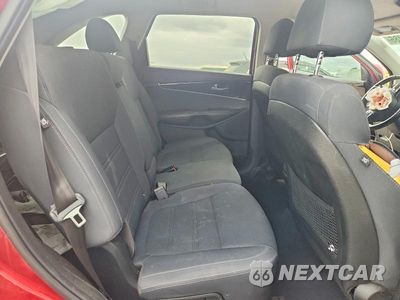 Zdjęcie 11 z 14 samochodu: 2018 KIA SORENTO LX VIN:5XYPG4A37JG416004 - miniatura