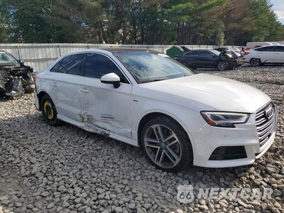 Czwarte zdjęcie samochodu z boku: 2019 AUDI A3 PREMIUM PLUS VIN:WAUJEGFF0KA076483 - miniatura